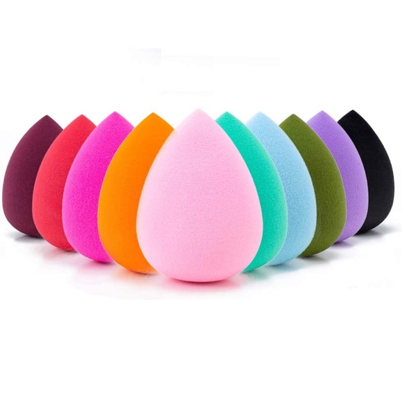 e.l.f. Cosmetics - SHADE 5 MEDIUM/TAN - Halo Glow Liquid Filter & Beauty Sponge - Picture 9 of 12